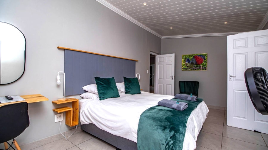 7 Bedroom Property for Sale in Knysna Central Western Cape